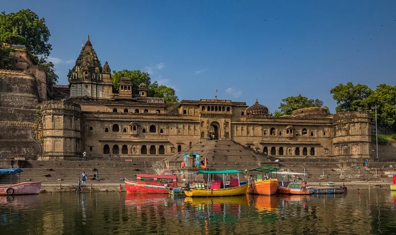 Slow travel in Maheshwar