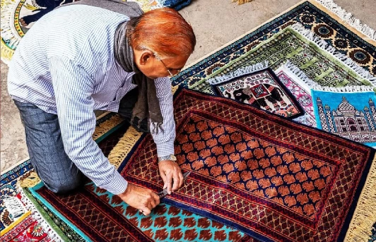 Gwalior Carpet: A Heritage Craft of Madhya Pradesh